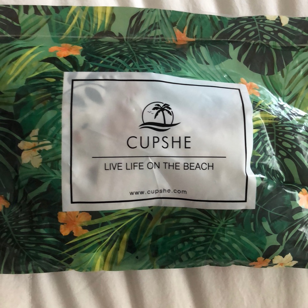 Cupshe swimsuit